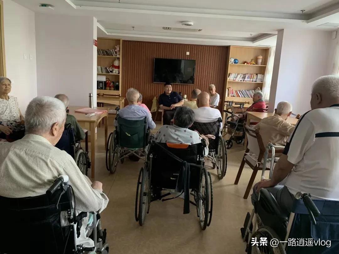 年轻时候不生孩子老了有多凄凉,年轻不生孩子到老了多少遗憾