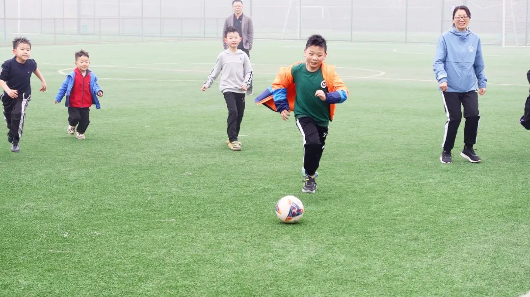 全民健身日健身盛宴点燃运动激情,周末公益养生课