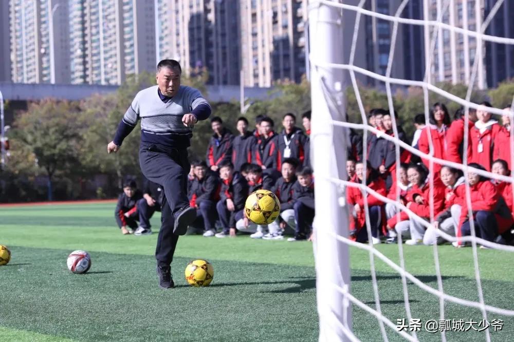 体育教师艺体教研活动,体育教师基本功集体特色展示