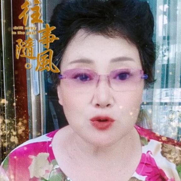 一脚踢到残疾老人的女子,一女子在医院猛踹病人