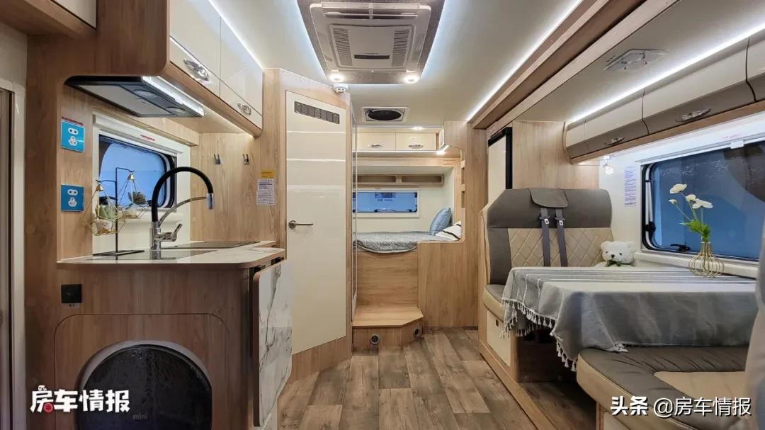 国产房车最顶级6x6自动挡房车,房车6.5t最新款