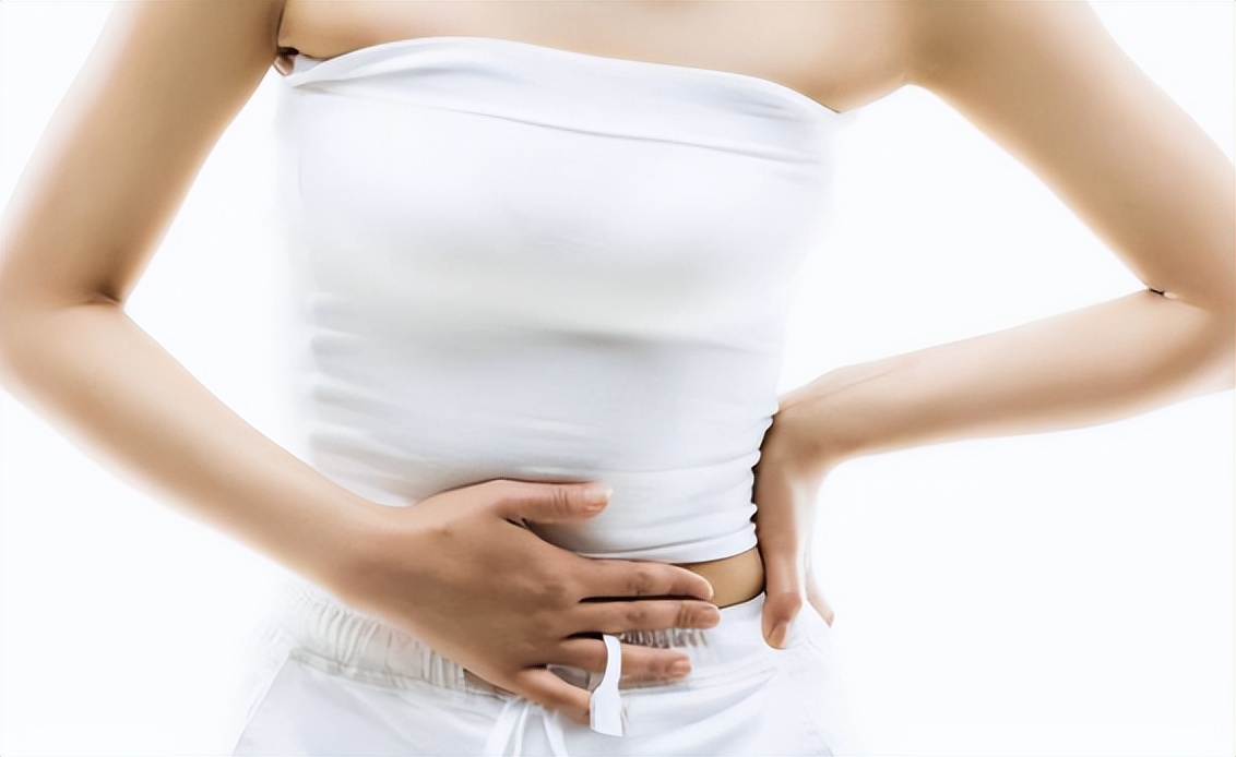 月经“堵”在阴道大半年，积了一瓶矿泉水那么多