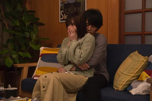 女生总喜欢亲亲抱抱男生,女朋友喜欢抱抱怎么回事