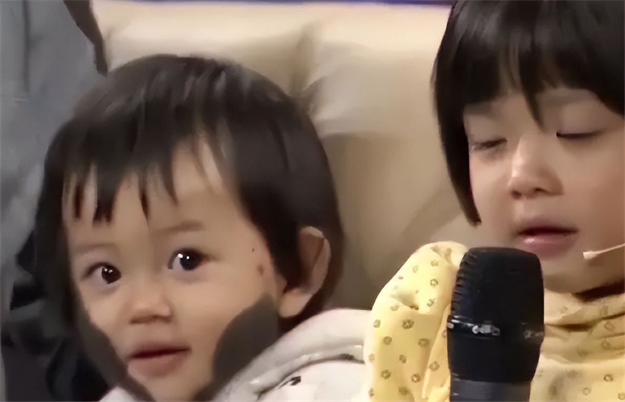 刚出生的小孩长满了黑斑,刚出生小孩皮肤黑斑