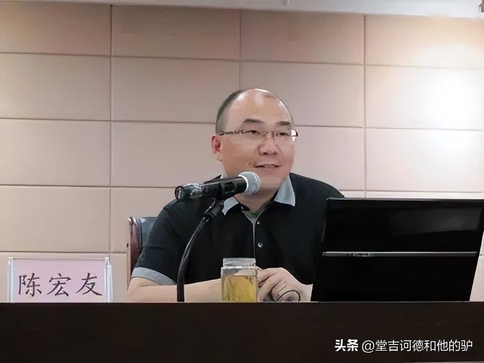 陈宏友教授演讲中途被抢话筒视频,陈宏友教授演讲时被学生抢话筒