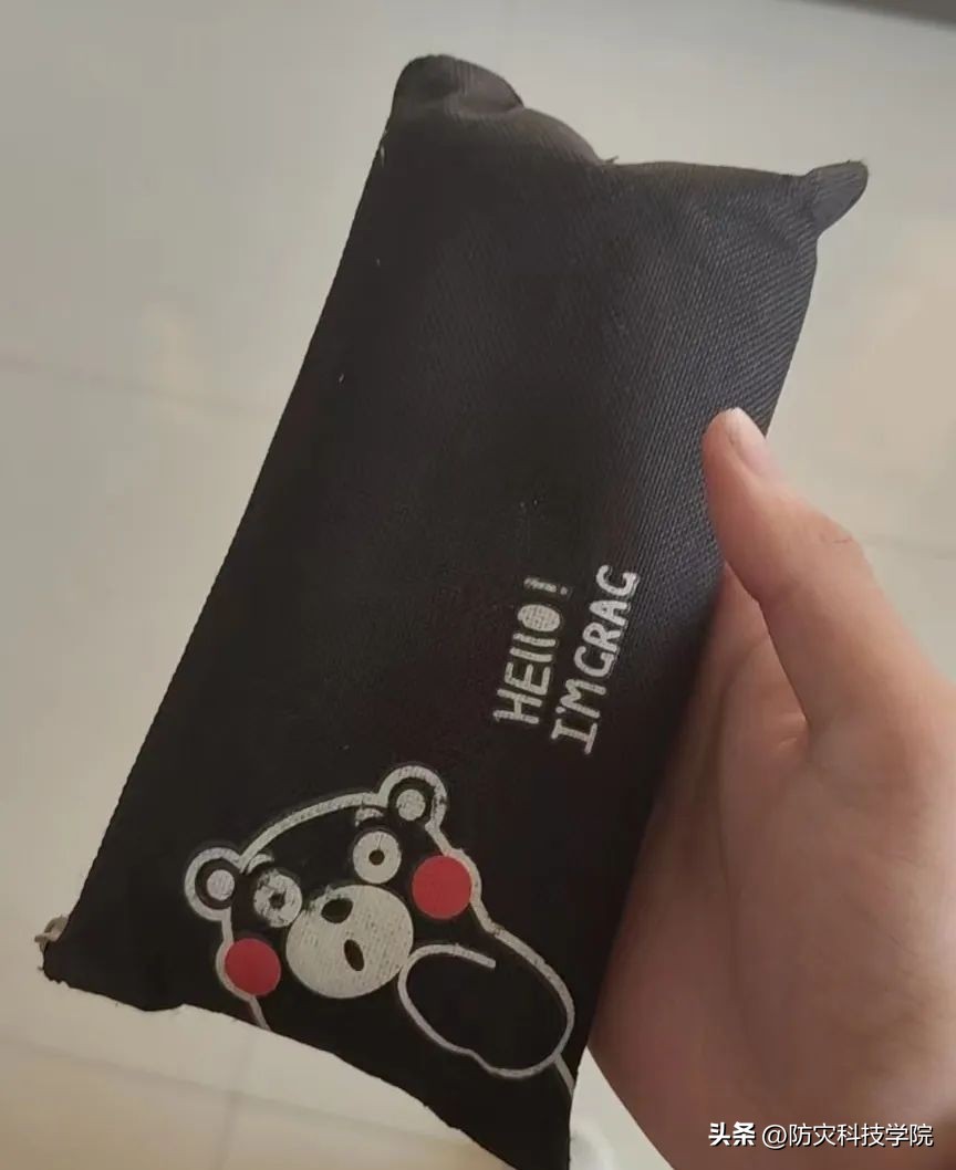 开学的行李箱里都有什么,开学了看看你们的行李箱