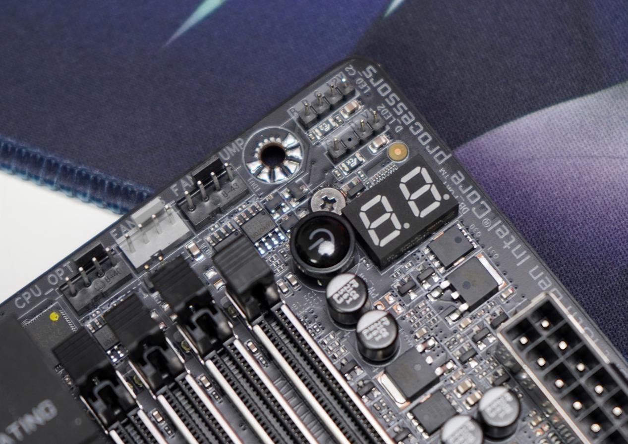 z790技嘉小雕和超耐久主板区别,技嘉超级雕主板z790搭配什么显卡