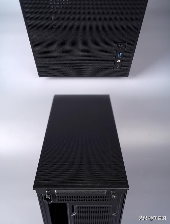 13600K/TUFGAMINGZ790/XFX7900XT，乔思伯D41装机展示