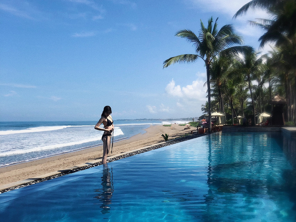 欧阳妮妮张书豪明年结婚？看成了林书豪结婚？欧阳妮妮泳装美照？