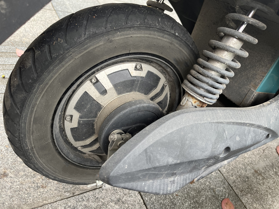 电动车350w和400w区别,电动车500w和800w电机哪个好