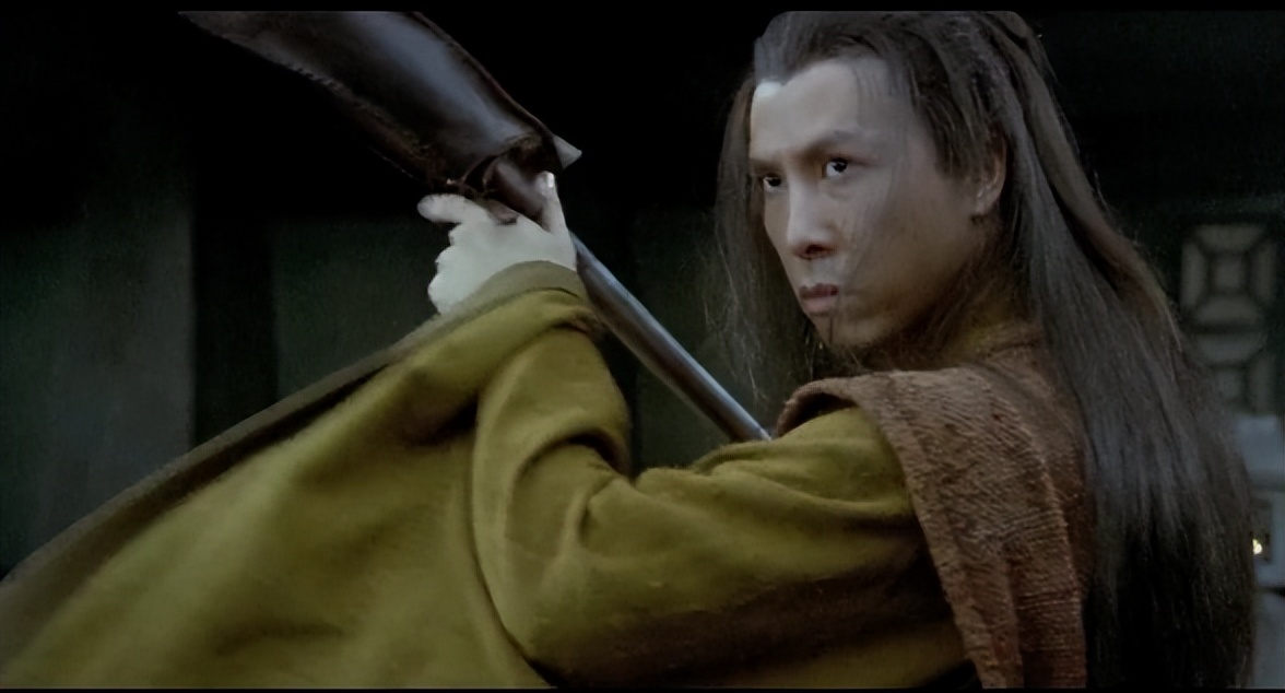 7次断手、全身100多针、大小便*禁失**，这些武打明星让人动容