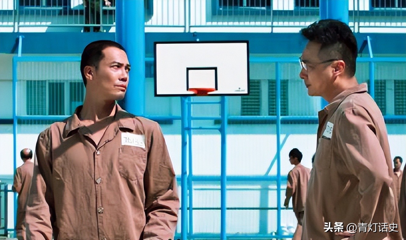 2011年，身价千万小偷老板因儿子中考自首，用铁钉越狱潜逃15年！