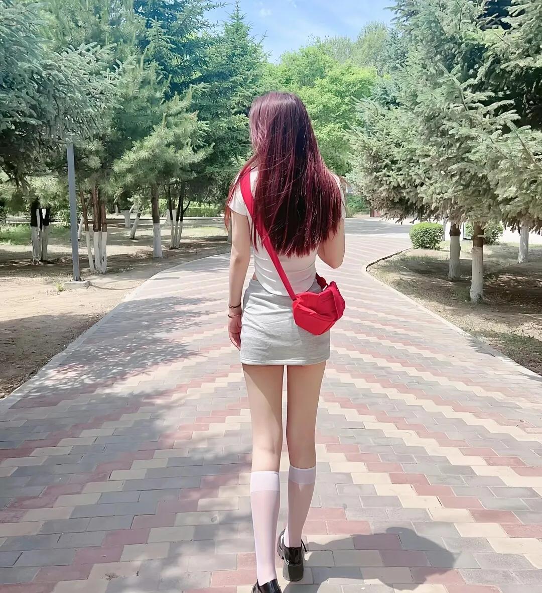 瑜伽服美女跳舞直播,瑜伽服美女最火视频