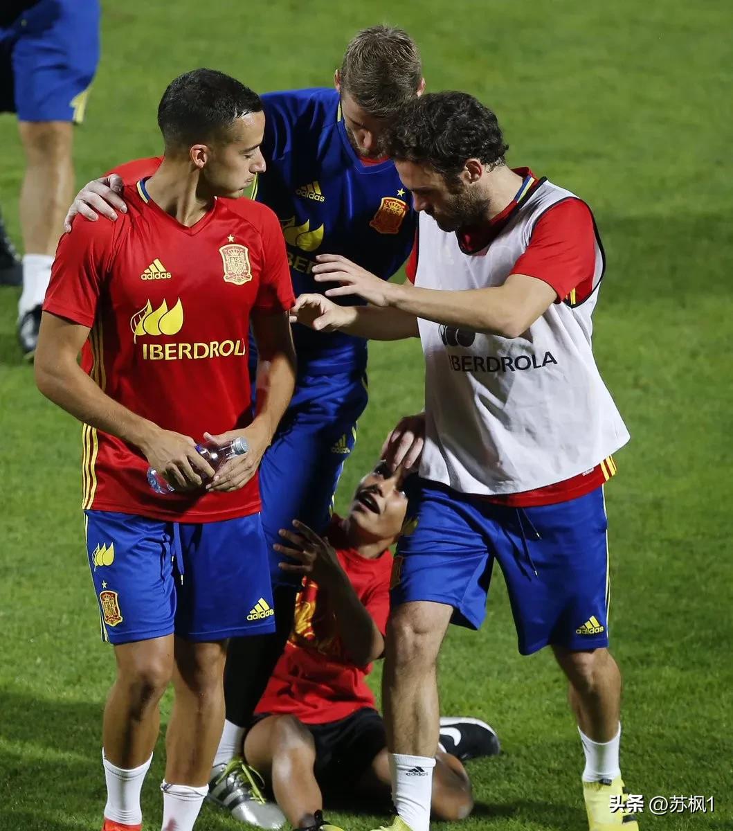 球迷冲进球场拥抱梅西被拘留,球迷冲进球场拥抱梅西拘留