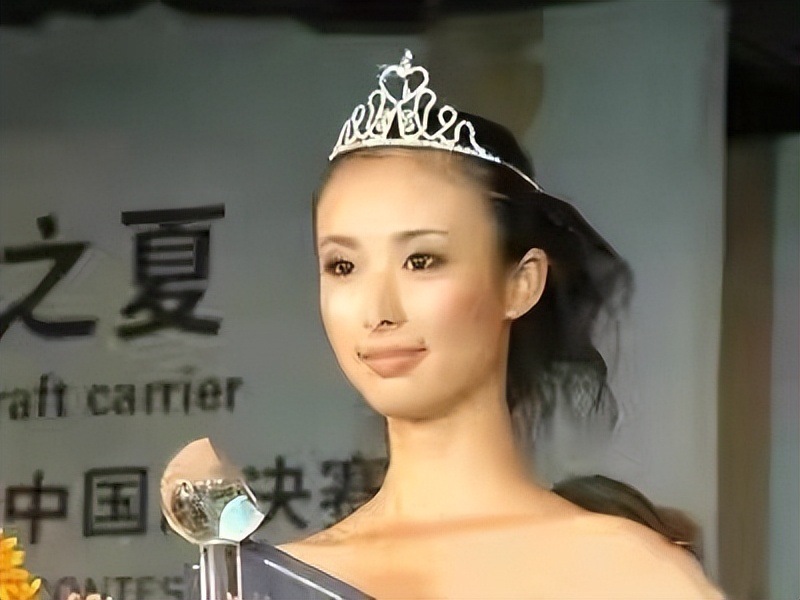 翟凌曾被誉为第一车模,第一车模翟凌