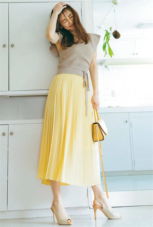 七组小众配色洋气有魅力,这些一穿上就心情愉悦的绝美配色