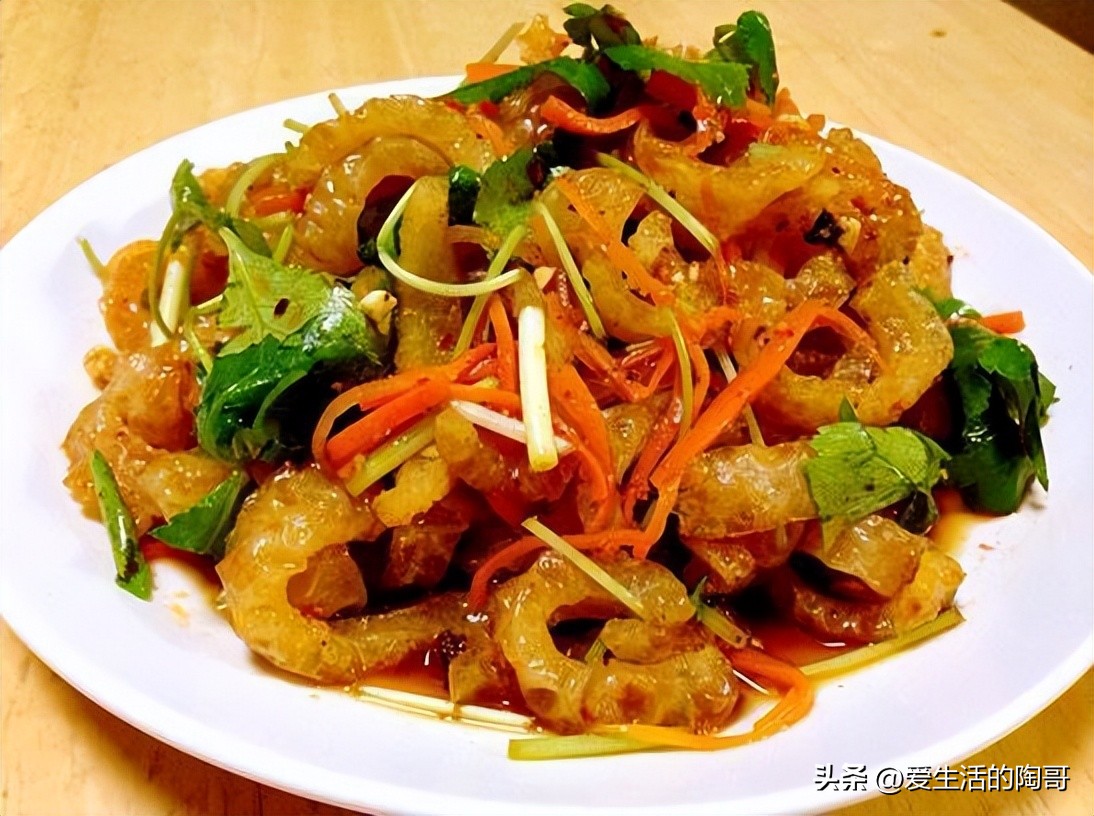 建议女人：春季变美多吃3物，少做2事，滋补养颜，面若桃花显年轻