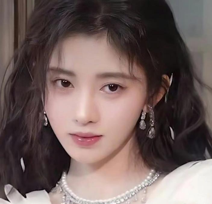 鞠婧祎赵丽颖角色混剪,鞠婧祎和赵丽颖的合拍视频