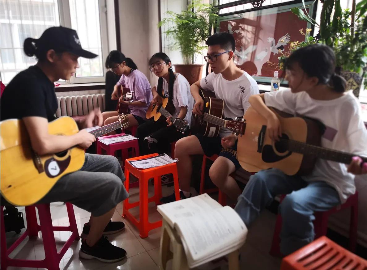 吉他好学吗多久能学会一首曲子,吉他好学吗想买的话有什么推荐吗