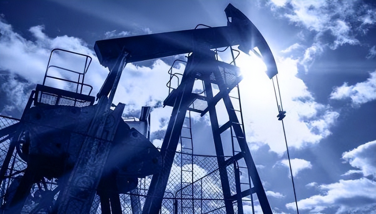 中国*疆新**油田储量堪比三峡,蕴藏86亿吨,为何还要进口?