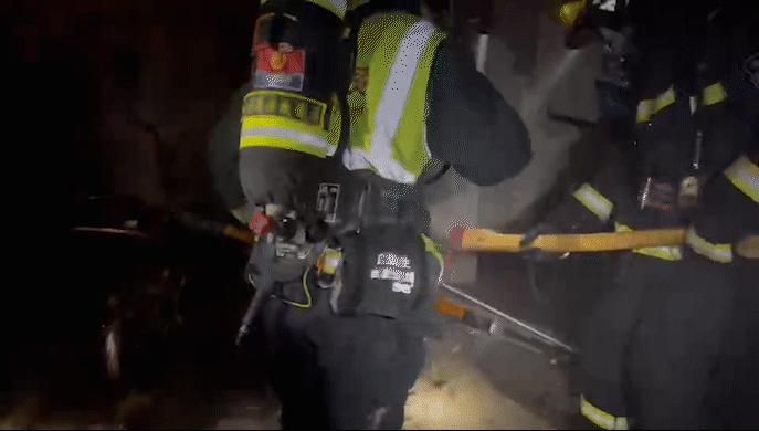 痛心突发火灾致11人死亡,凌晨火灾酿惨剧五人不幸遇难