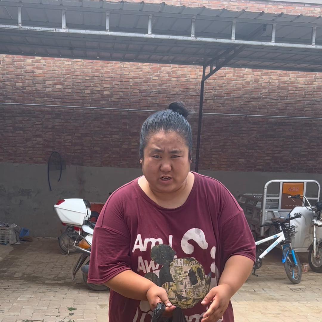 这几天奶奶不爱吃饭，我做了我奶奶喜欢吃的鱼，中午真没少...