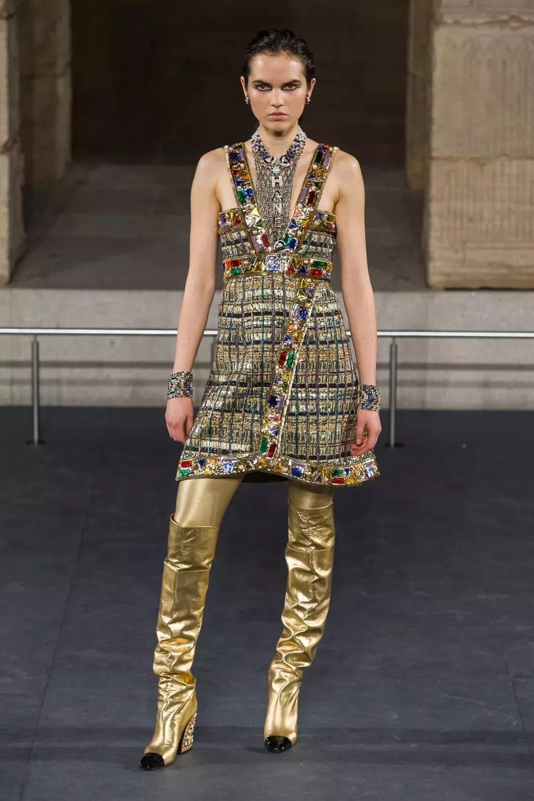 chanel衣服为啥贵,chanel女装贵吗