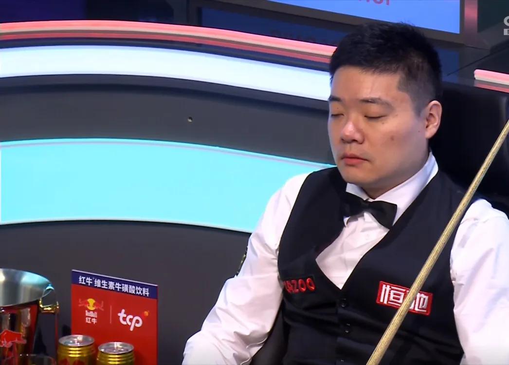 丁俊晖现在的最新比赛情况,丁俊晖0-5袁思俊赛后采访