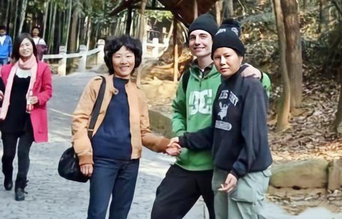 广西南宁女孩因车祸残疾,广西女孩生病瘫痪了老公一直照顾