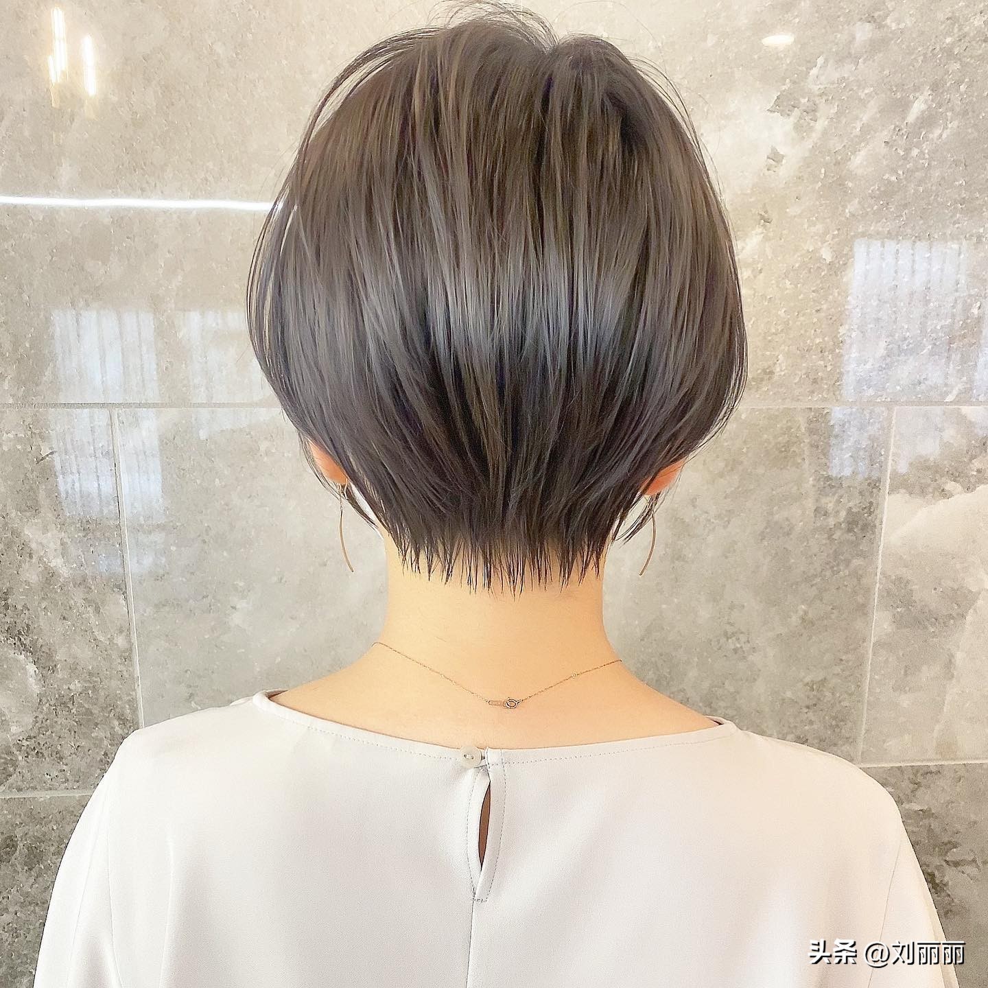 时尚超短发发型女2020流行发型,100种洋气发型视频