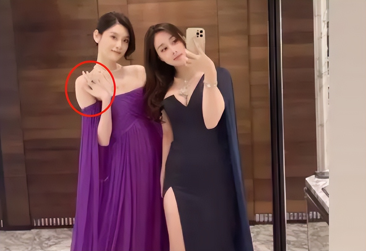 赌王四太三太翡翠项链对比,赌王三太翡翠项链