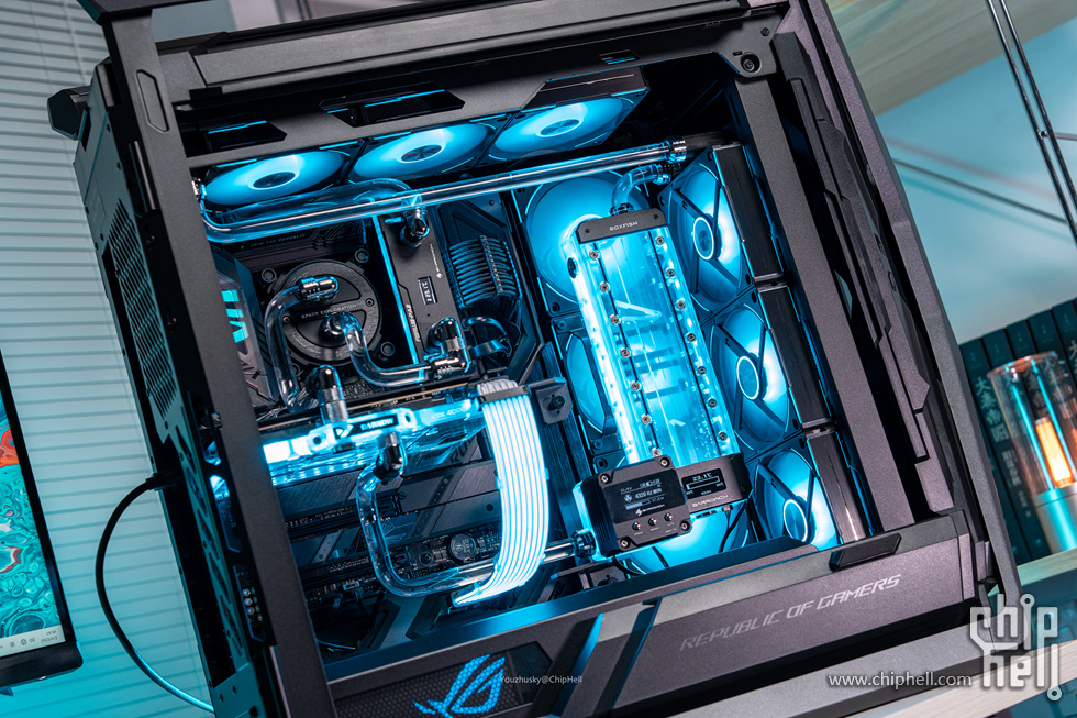 rog创世神装机视频,rog创世神细节