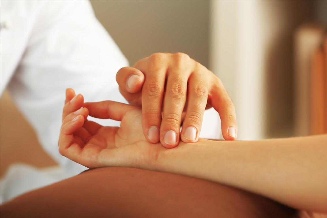 失眠难入睡一招睡到自然醒,失眠睡不着吃哪样助睡眠