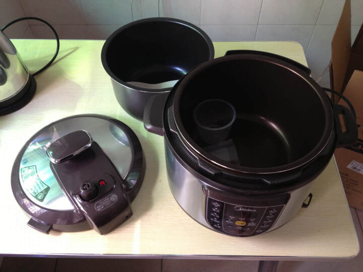电压力锅和电饭煲有什么区别视频,电压力锅和电饭煲怎样选择