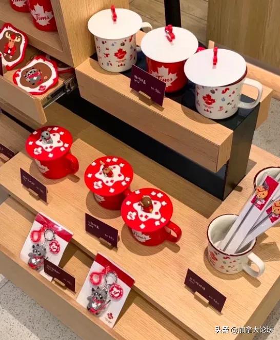 糖葫芦、多拿滋、恰巴塔...当加拿大国民咖啡到了中国，菜单亮了