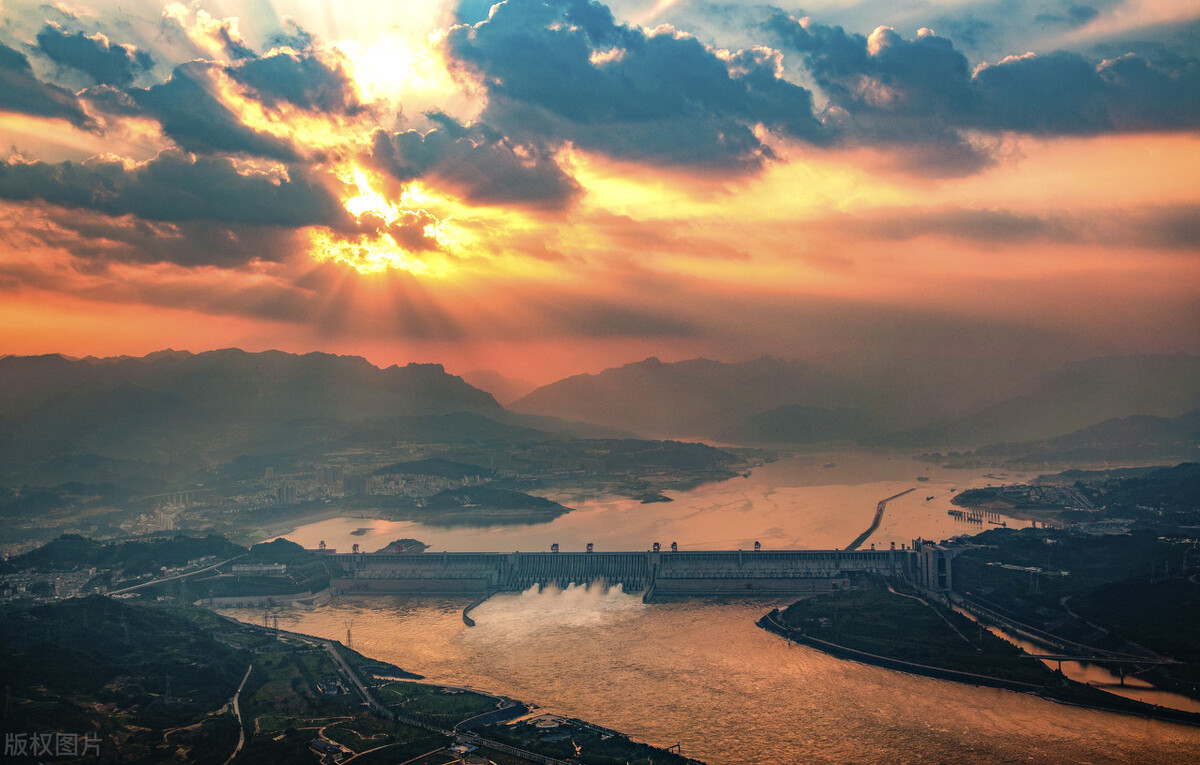 三峡大坝的简介,三峡大坝船闸视频