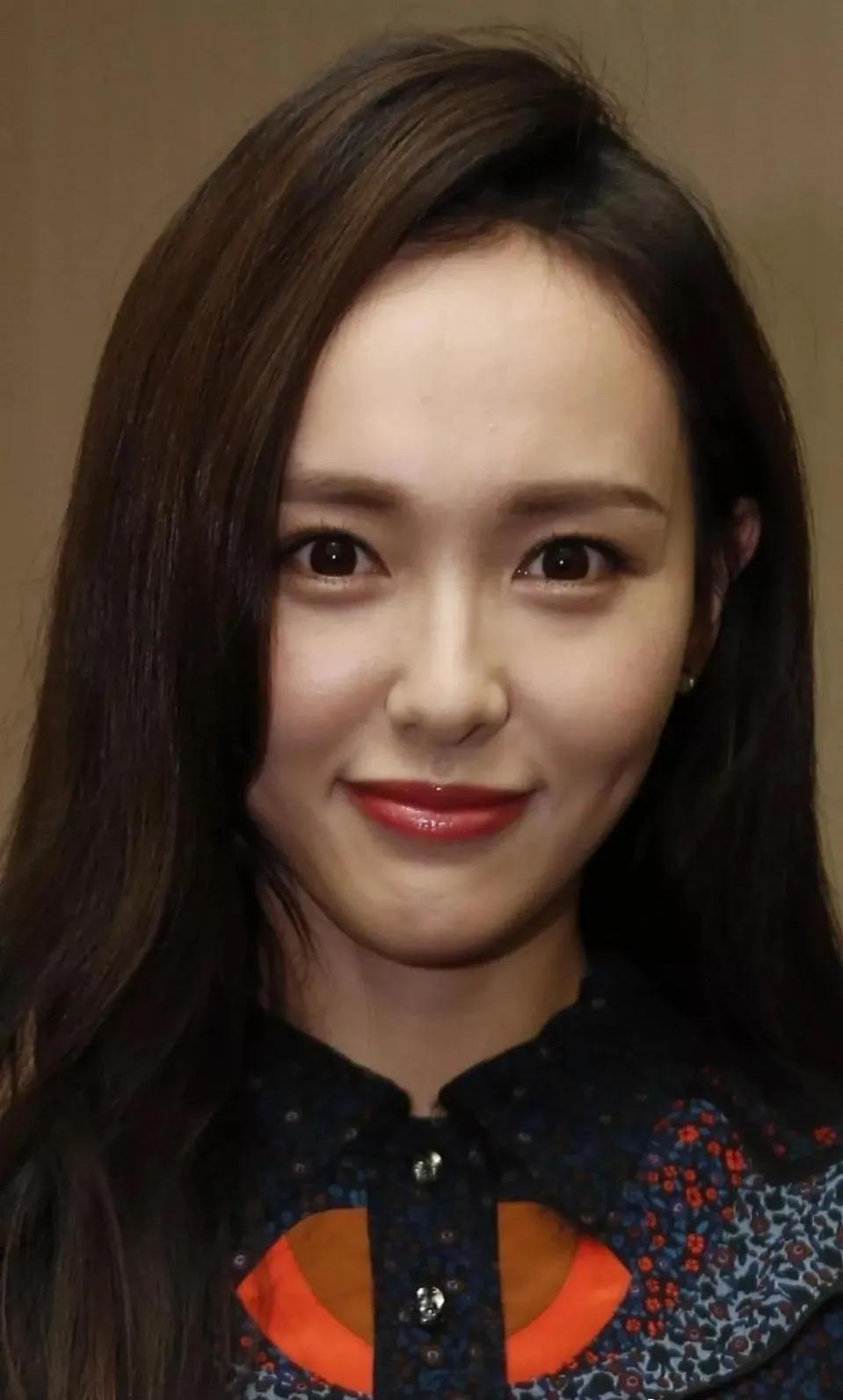 杨幂和赵丽颖百花迎春,杨幂赵丽颖百花送祝福