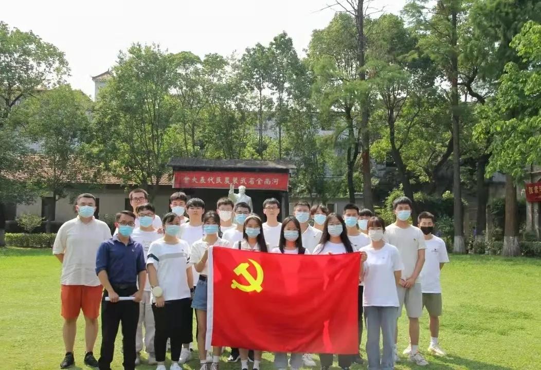 台上台下一把好手，武交院的这个小伙儿，靠谱