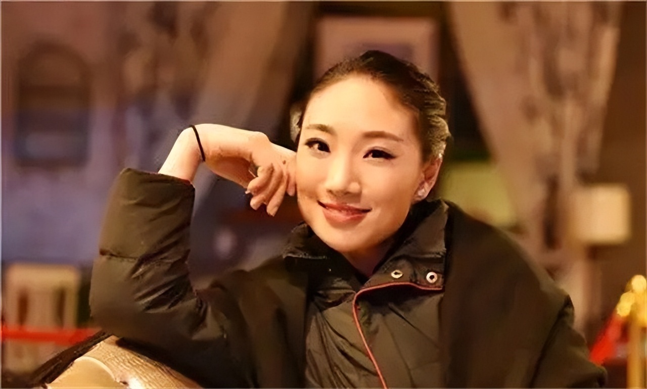 小姑娘柔术各种高难度动作,世界公认第一柔术美女