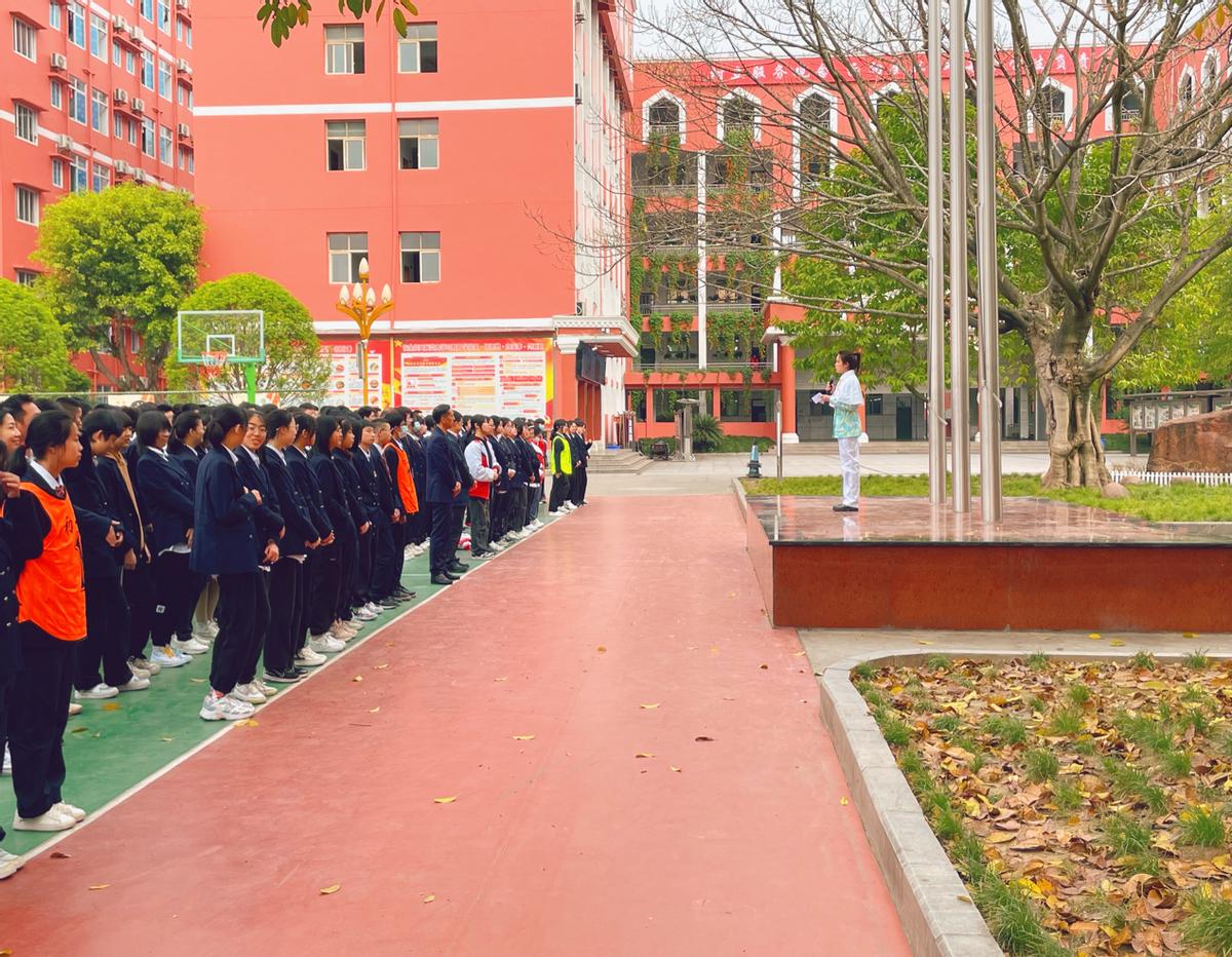 观看校园结核病防控宣传视频,结核病防控日进入校园