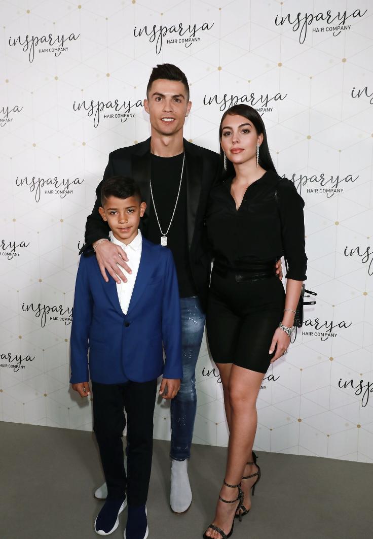 c罗与乔治娜红蓝情侣装,从柜姐到富豪女友