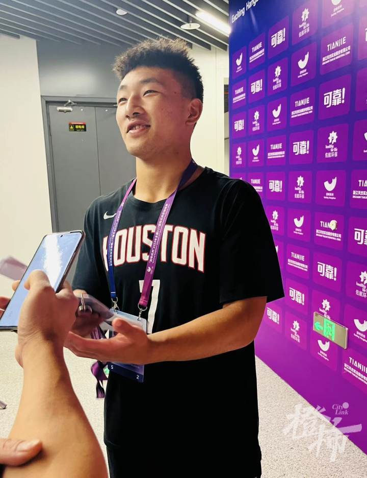 浙江省第十七届运动会摔跤冠军,15岁少年拿下国际大赛冠军