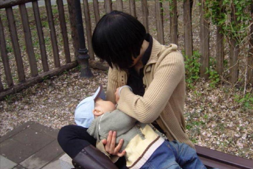 女性乳晕颜色会一成不变吗？为啥有人乳晕颜色深，有人颜色浅？