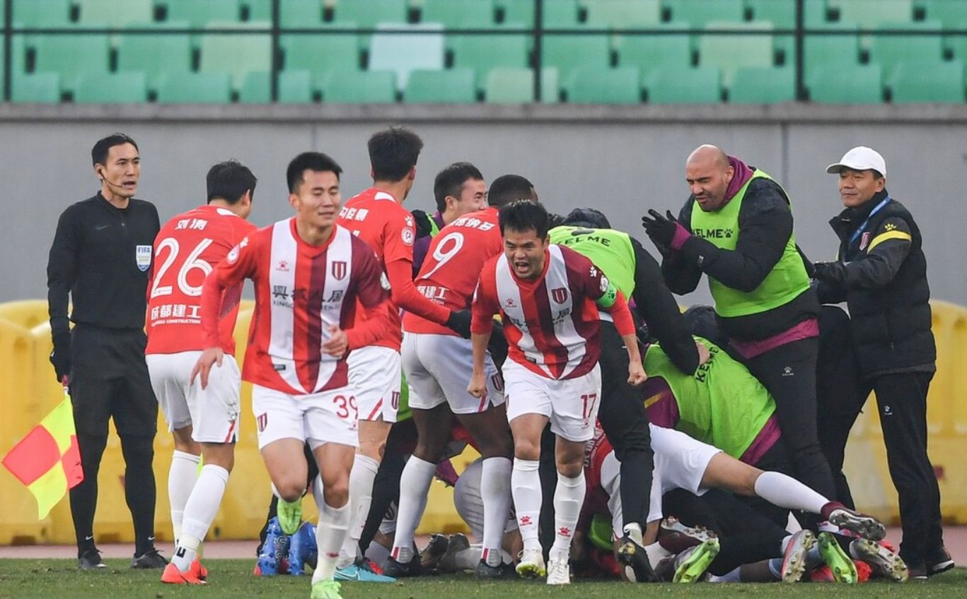 成都蓉城足球队今年是否有望冲超,中超19轮成都蓉城回放