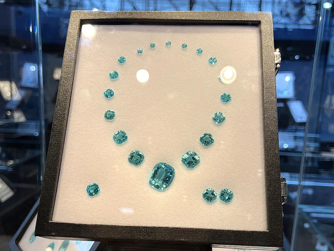 时隔3年又来日内瓦珠宝展大寻宝，竟然还见到了JAR真身！