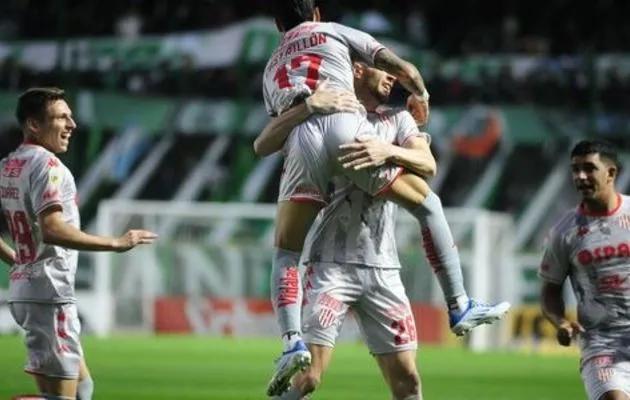 阿根廷队2-0击败波兰,阿根廷德比河床vs博卡2024