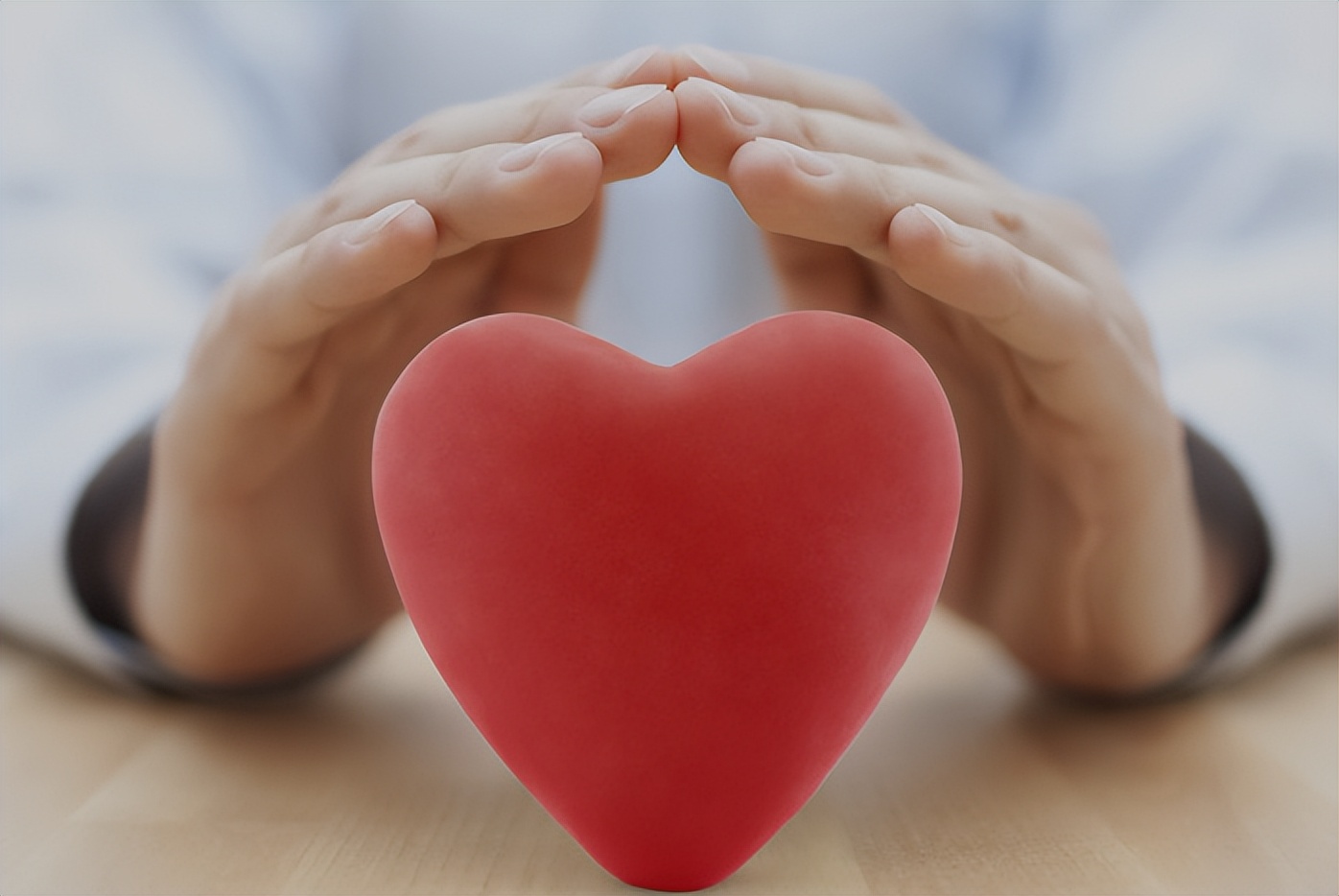 12年前，武汉医学博士11天5次捐精意外猝死，机构：我们只赔8.8万