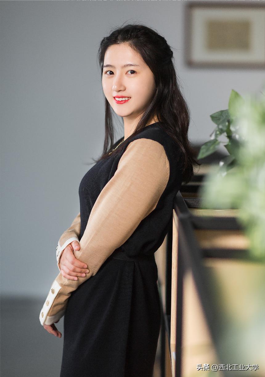 最美教师的表彰仪式,最美教职工集体