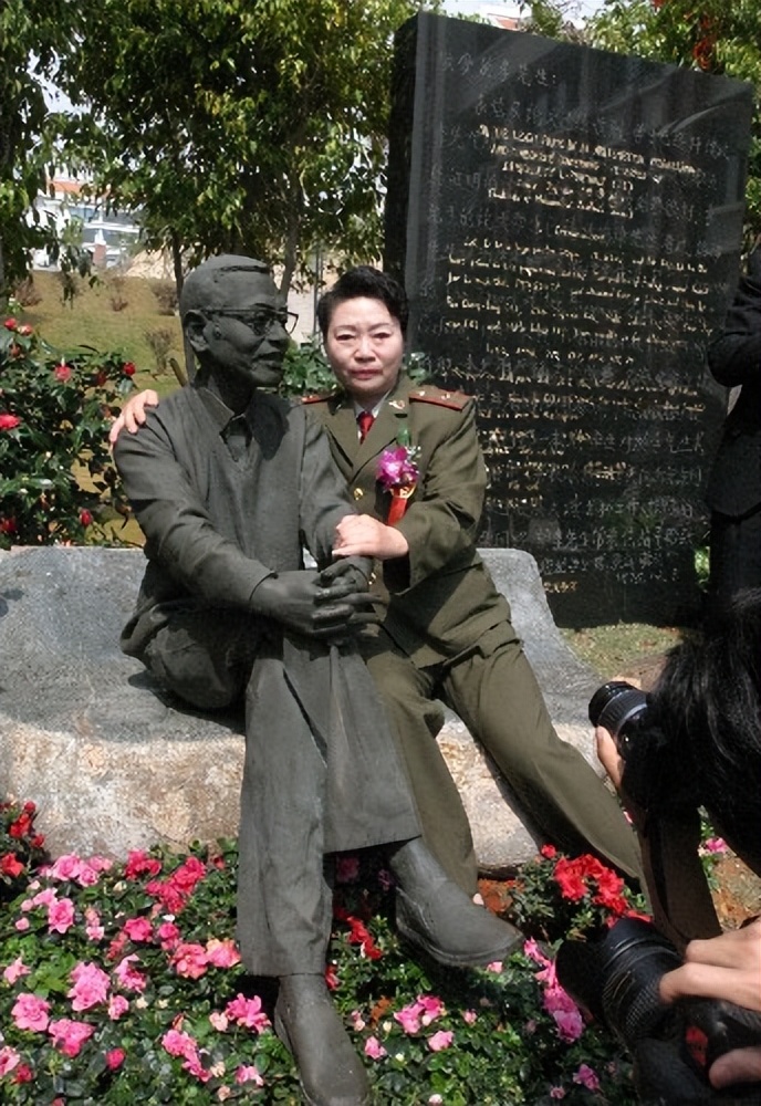 陈景润去世后由昆再婚没有,数学家陈景润怎么去世的