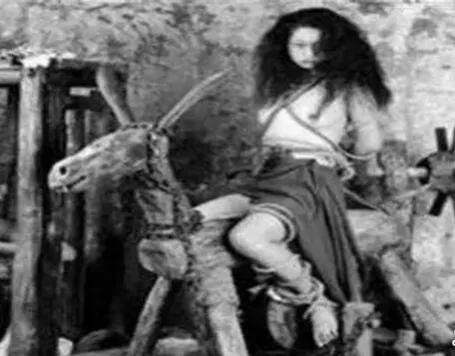 古代酷刑女人最可怕的骑木马?